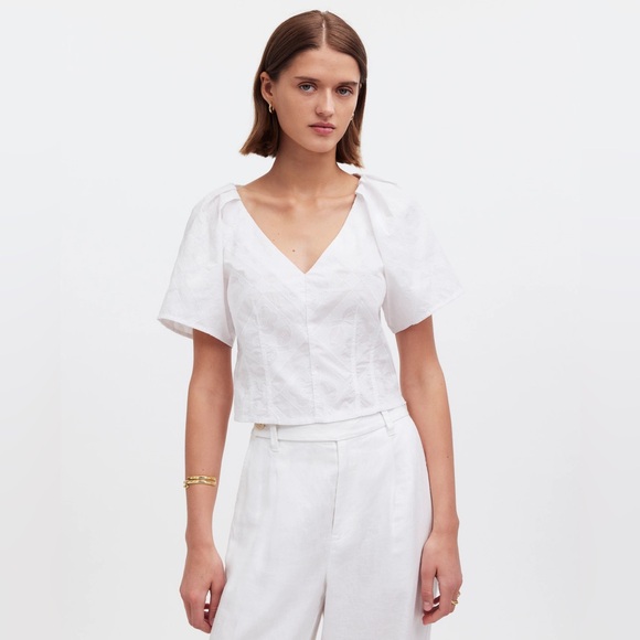 Madewell Women’s Darted V-Neck Top in Floral cropped white Size 8 NWOT - Picture 2 of 9